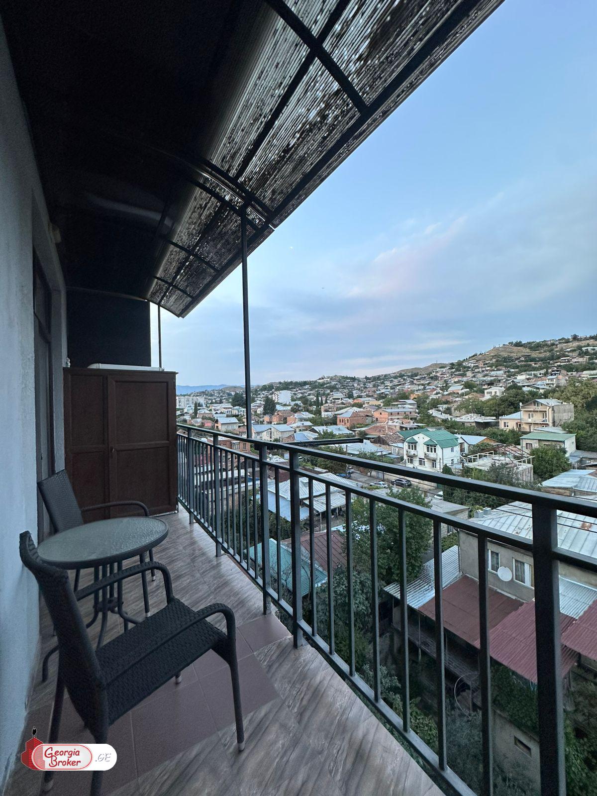 იყიდება ახალი გარემონტებული 3 ოთახიანი ბინა